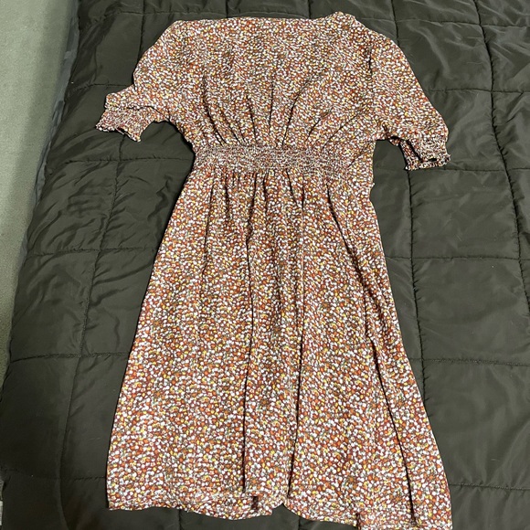 Floral cuff button front A-line dress - Picture 4 of 5